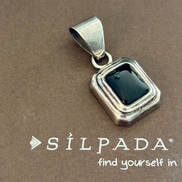 Silpada Silver Pendant with inlay  Black Stone S0113 - Picture 2 of 2